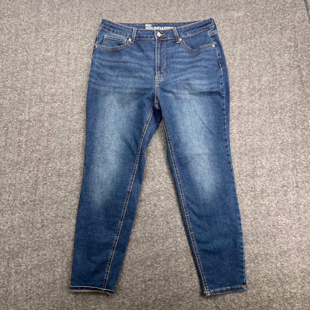 No Boundaries Womens High Rise Skinny Jeans Medium Wash Blue Size 14 Stretch